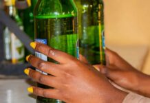 Mom(19) abandons baby in week-long drinking spree
