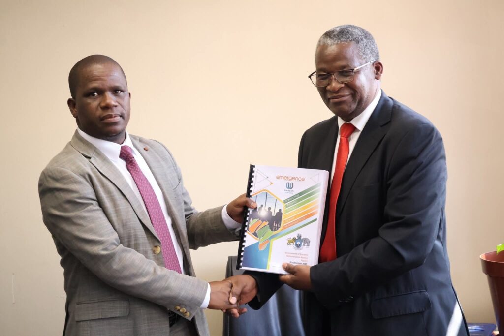 Principal Secretary (PS) in the Ministry of Public Service Mthunzi Shabangu, received the 444-page Pre-Final Draft Report of the Salary Review Exercise from the Salary Review Consultant’s local partner Umelusi, represented by Siphephiso Dlamini.