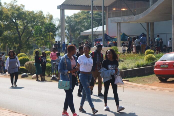 Ministry of Labour confirms that all government-sponsored students, including first-years, will receive their allowances by month-end