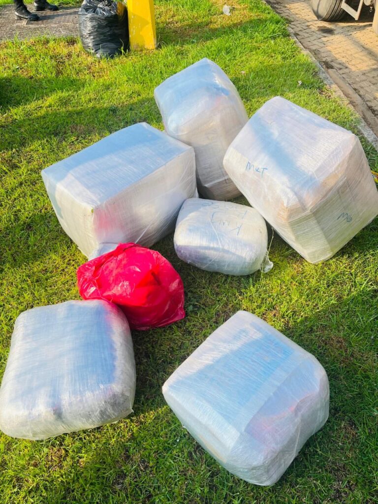 Responding to a call from SAPS members attached to the Oshoek Port of Entry, the #Hawks Secunda based Serious Organised Crime Investigation, seized drugs believed to be mandrax tablets and dagga for forensic investigation.
