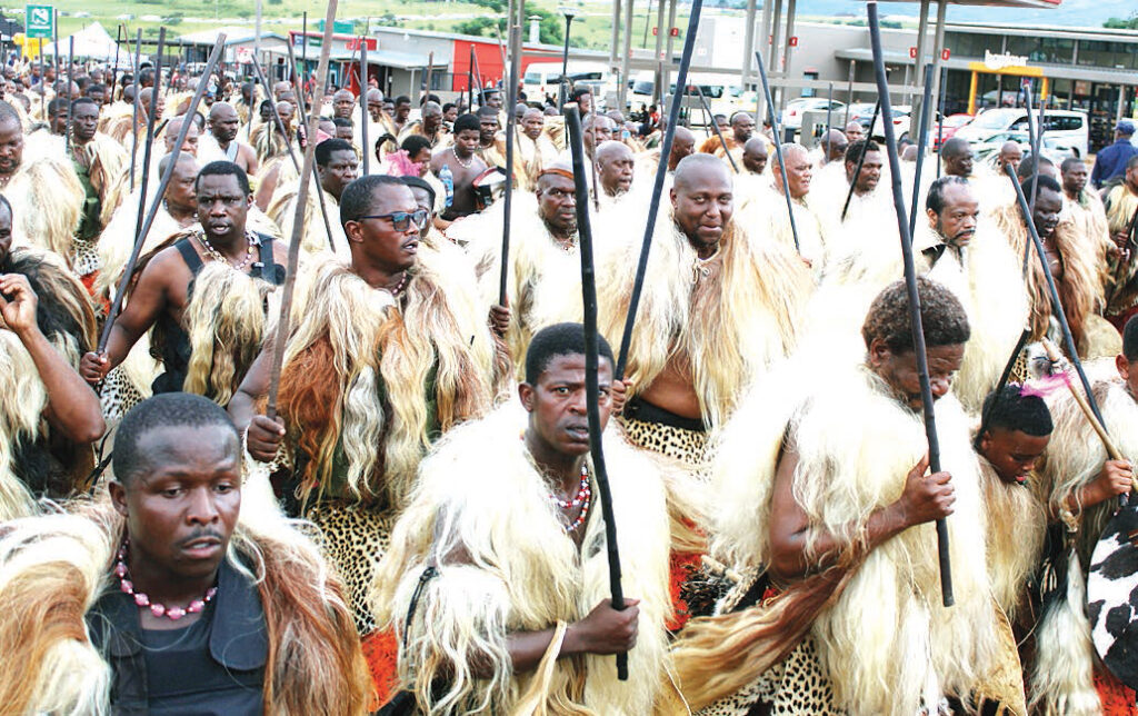 Ingwenyama and Libutfo march from Ngabezweni Royal Residence to Masundvwini where they took a break before proceeding to Esikhaleni Selusekwane.