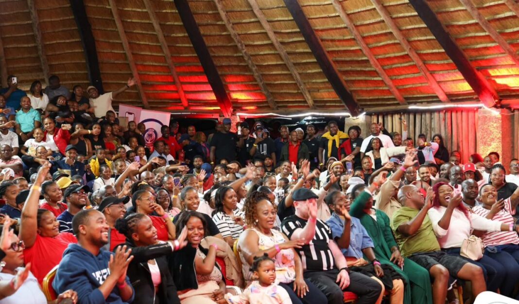 Patrons were carried away in waves of joy, fully immersed in the playful rhythm of the night