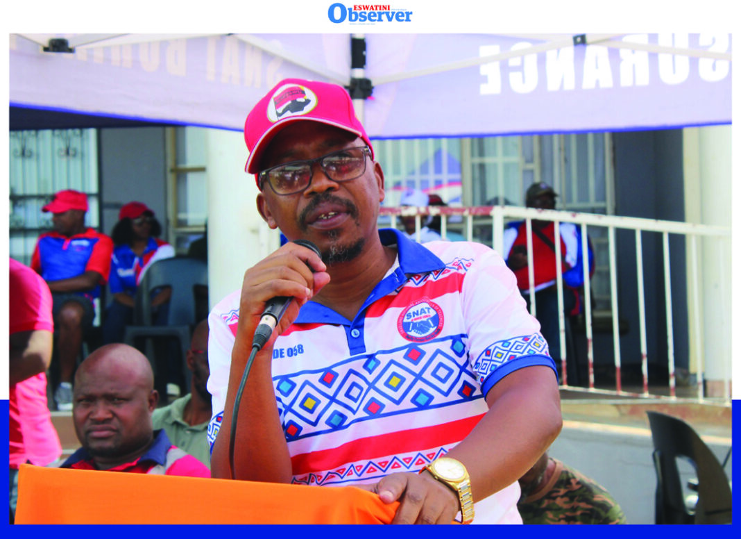 SNAT President Mbongwa Dlamini addressing workers during the mass meeting (Pic: Kwanele Sibiya).