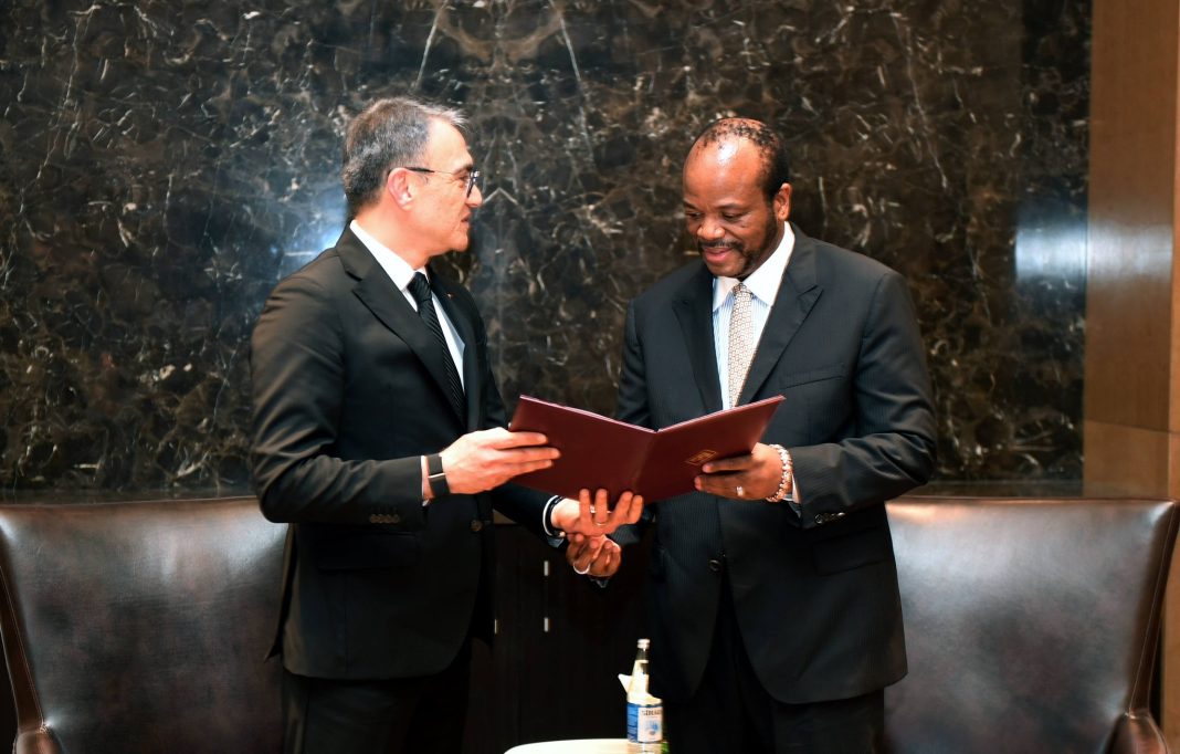 702590586_1285062433817090_2123332526600245268_n His Majesty King Mswati III met with the Chairman of Azerbaijan’s AzerGold mining company to discuss mineral exploration, mine development and responsible partnerships in Eswatini’s mining sector.