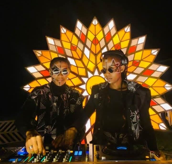 Tribal Natives delivered an explosive closing set, filling the night with Afro-house energy and keeping the crowd fully engaged until the final beat.