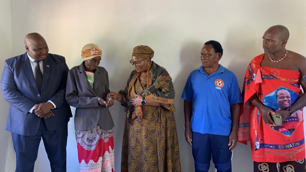 His Majesty King Mswati III has been praised for appointing Deputy Prime Minister Thulisile Dladla after she handed over houses and Neighbourhood Care Points to vulnerable families in Mayiwane, Timphisini and Mhlangatane.